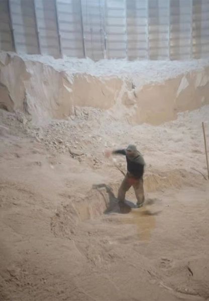 水泥庫清庫，清理鋼板倉